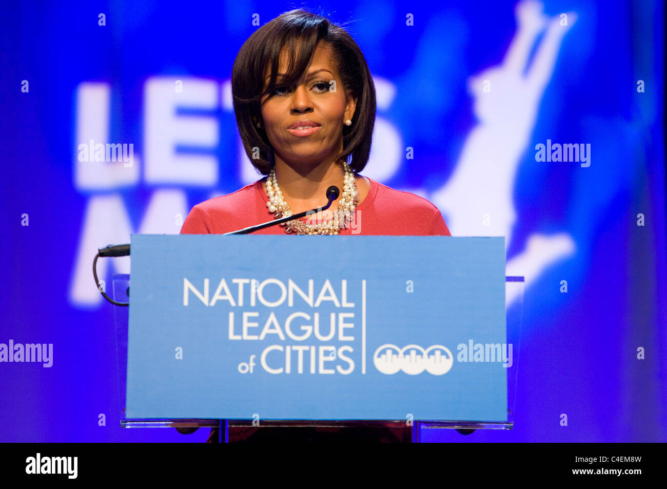 La First Lady Michelle Obama parla della sua Passiamo iniziativa. Foto Stock