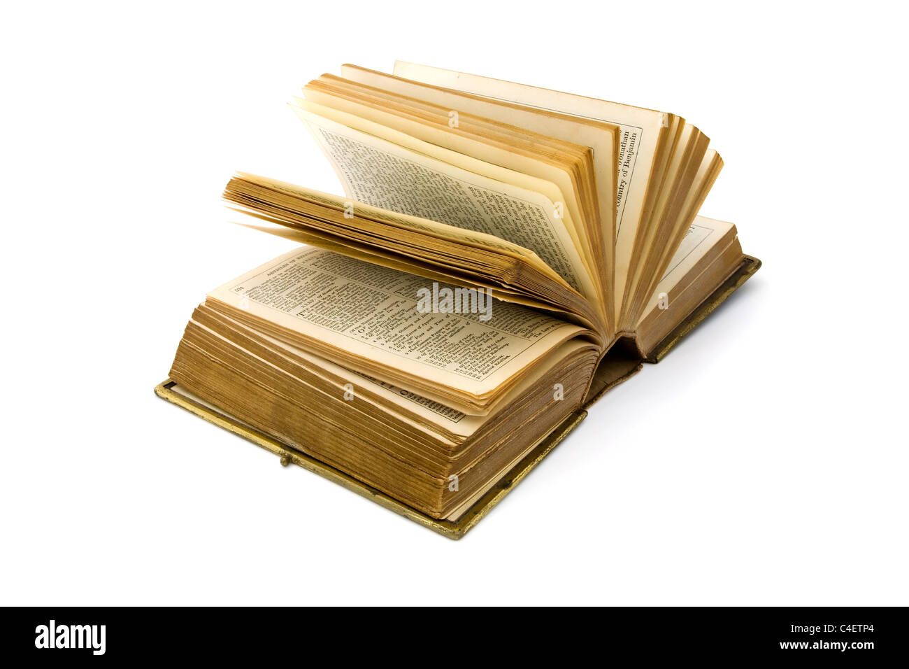 Aprire antico libro di pelle isolato su bianco Foto Stock