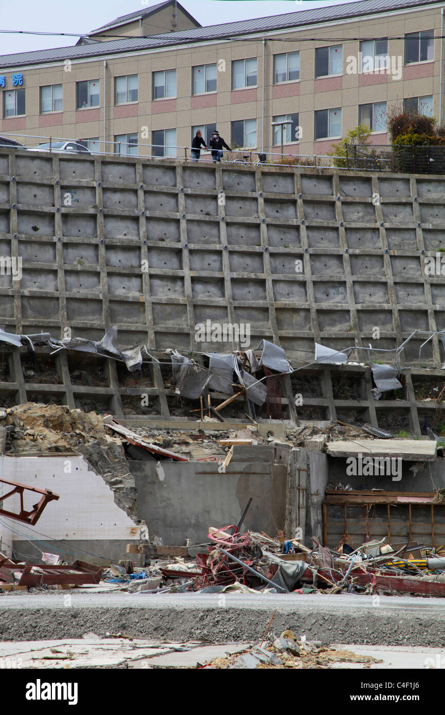 Onagawa ospedale situato in cima ad una collina è stato danneggiato dal Tsunami 11 Marzo 2011 Foto Stock