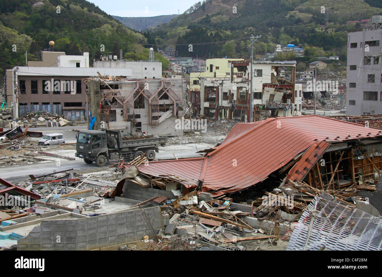 Un edificio rovesciati tsunami a Onagawa Miyagi Giappone Foto Stock