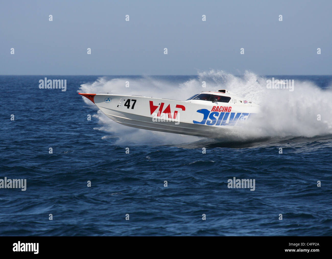Evo barca di classe n. 47 Silverline durante l'Oceano UIM Grand Prix Powerboat Race, Malta, 11 Luglio 2011 Foto Stock