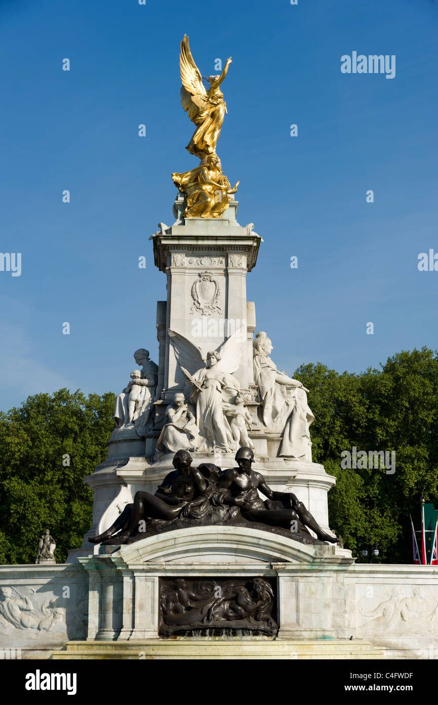 Il memoriale della Victoria di fronte a Buckingham Palace, London, Regno Unito Foto Stock