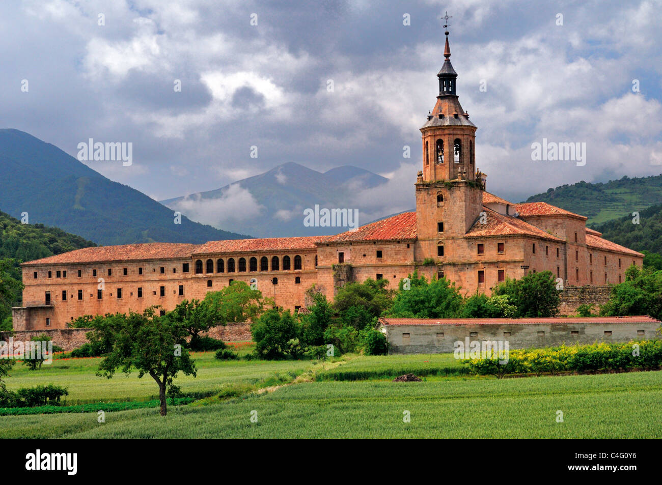 In Spagna, La Rioja: Vista del monastero di Yuso in San Millán de Cogolla Foto Stock