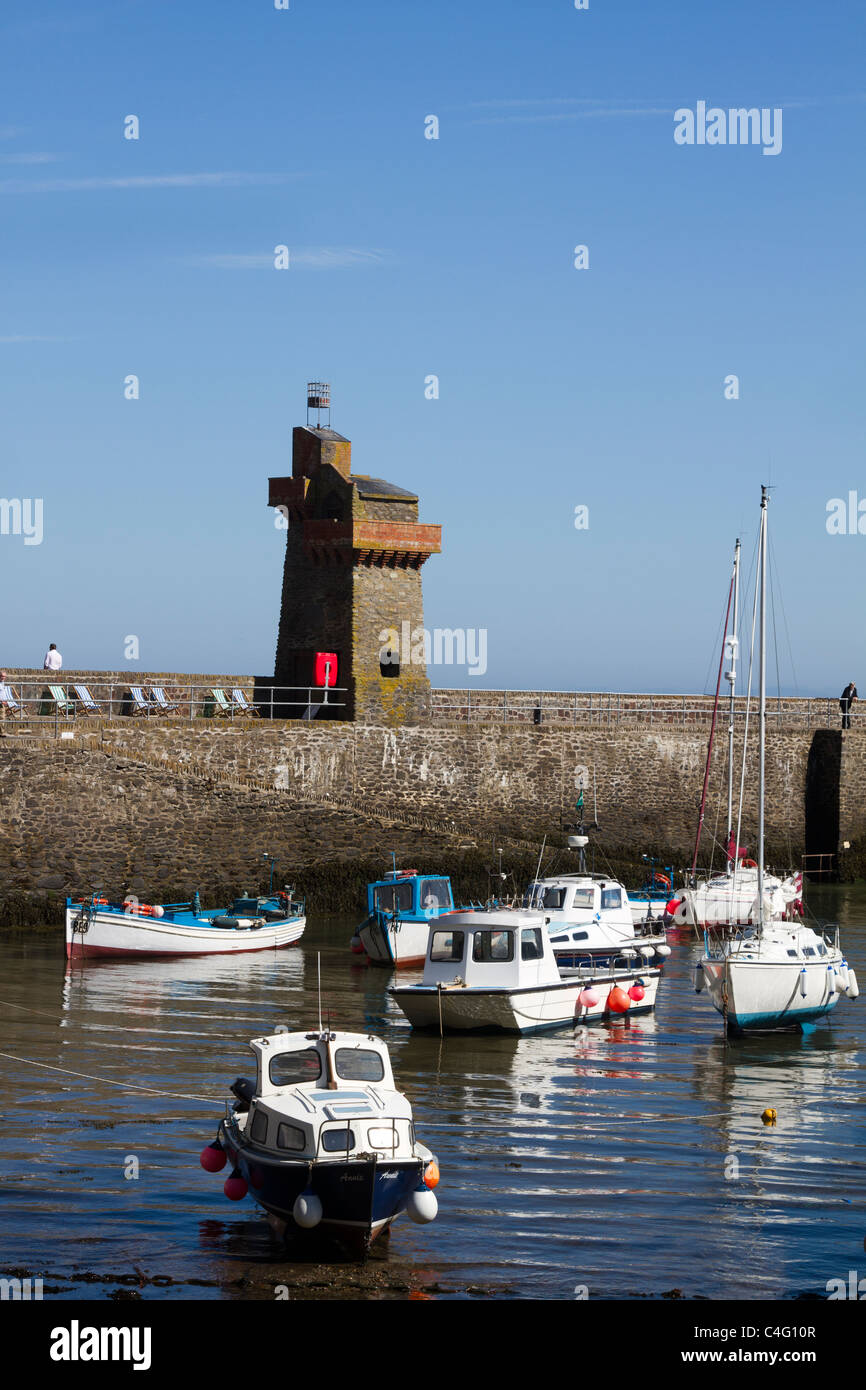 Tiny pittoresca North Devon porto e la baia di Lynmouth, England, Regno Unito Foto Stock