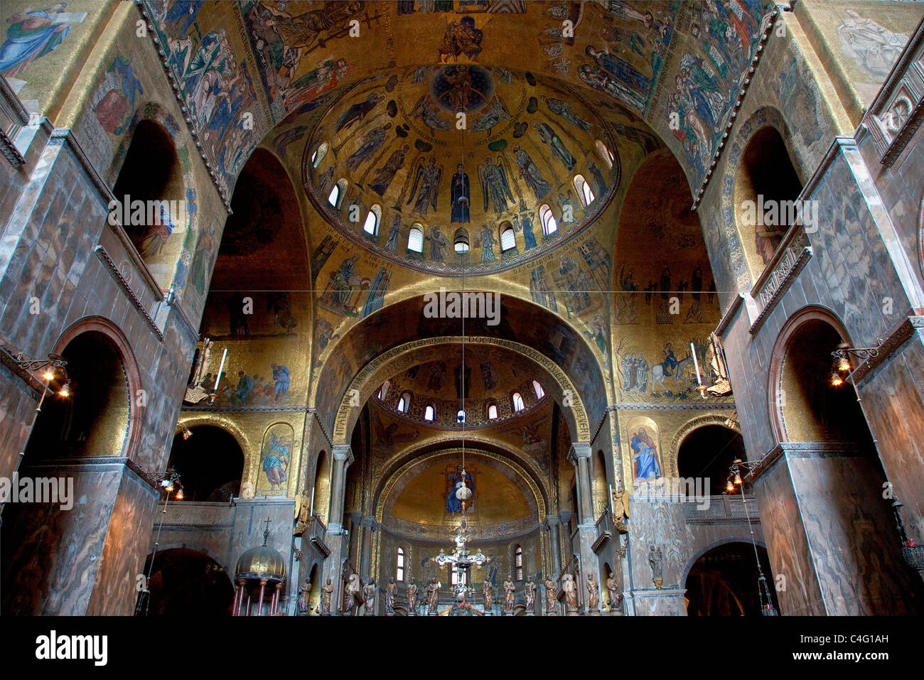 Venezia, vista interna della Basilica di San Marco Foto Stock
