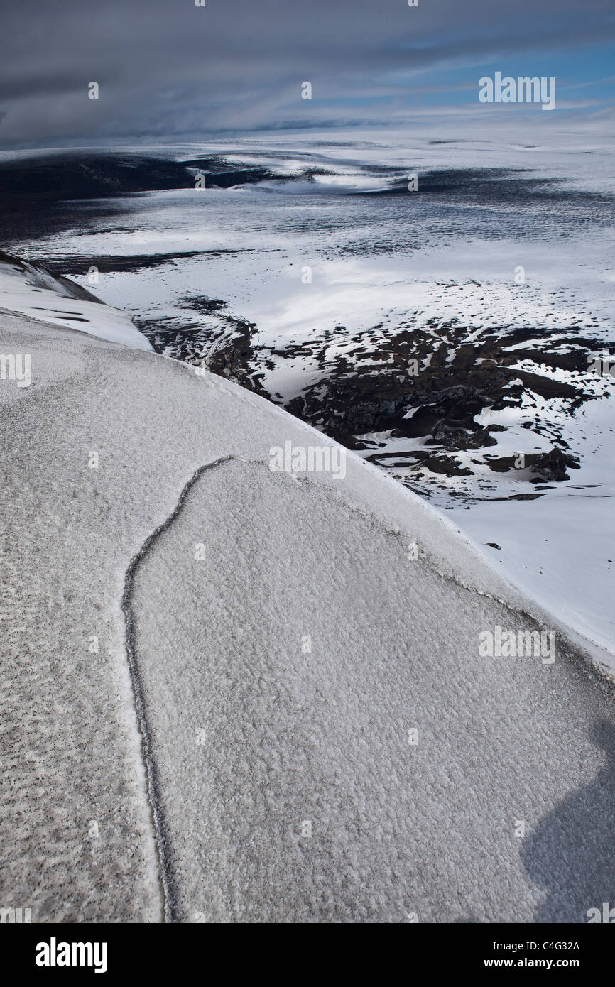 Mt Grimsfjall con caduta di cenere dal Grimvotn eruzione vulcanica, Islanda Foto Stock