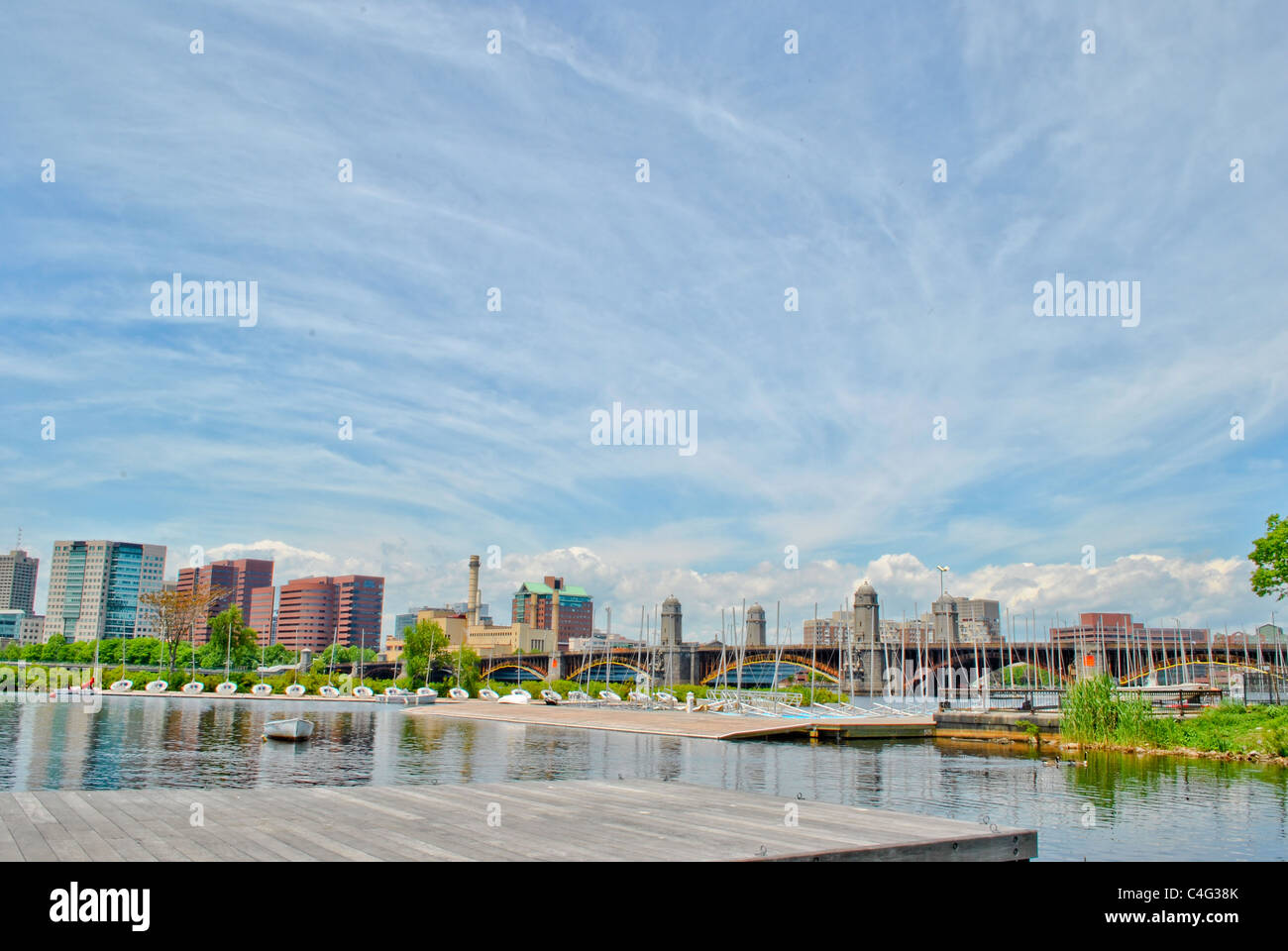 Vista di Cambridge da Boston lato del Charles River. Foto Stock