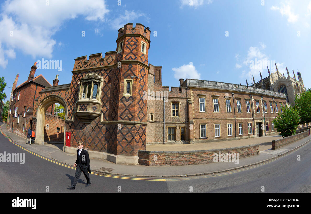 Public Schoolboy, Eton College di Eton School, Berkshire, Inghilterra, UK, Regno Unito, GB Gran Bretagna, Isole britanniche, Europa Foto Stock