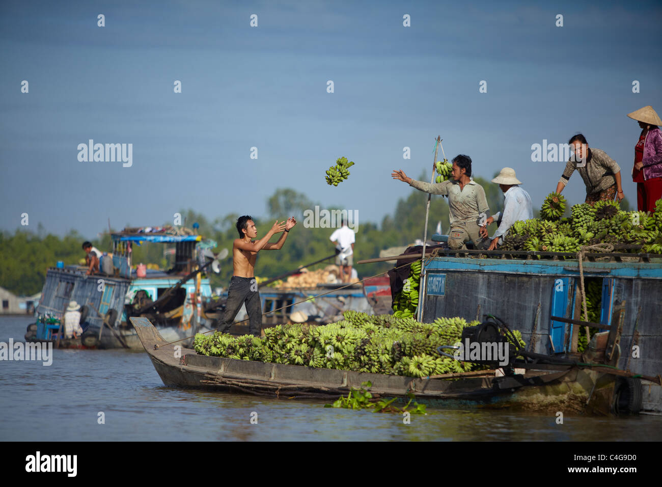 Il mercato galleggiante, Cau Doc, Delta del Mekong, Vietnam Foto Stock