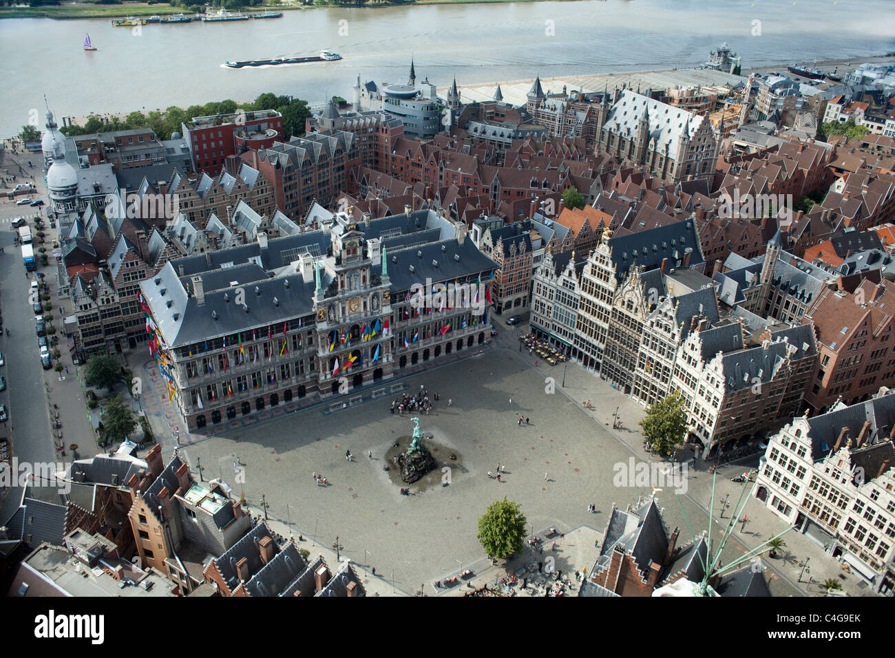 Visualizzare Anversa dal cielo - Antwerpen vista città con il fiume Schelde Foto Stock