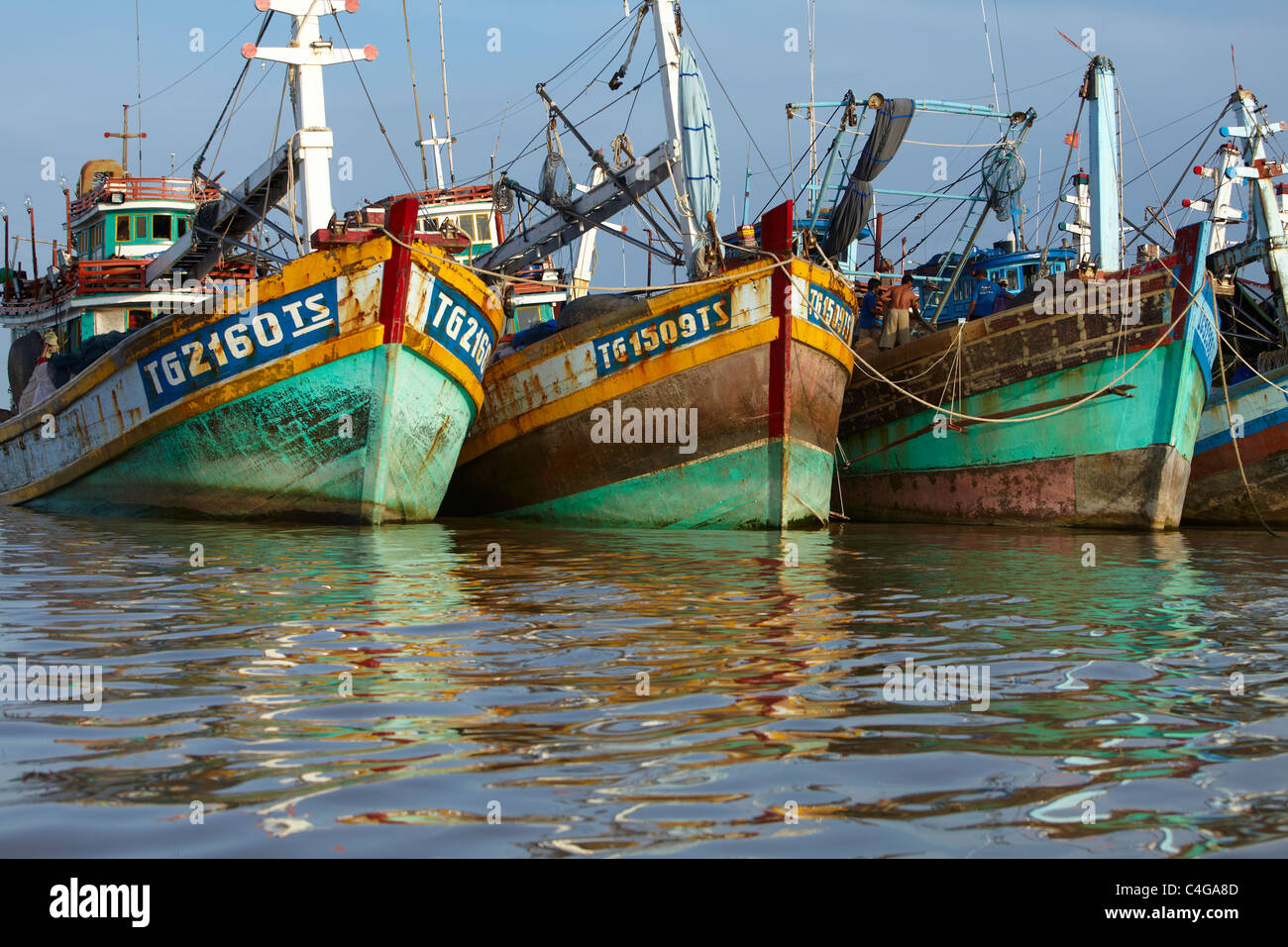 Barche sul fiume di My Tho, Delta del Mekong, Vietnam Foto Stock