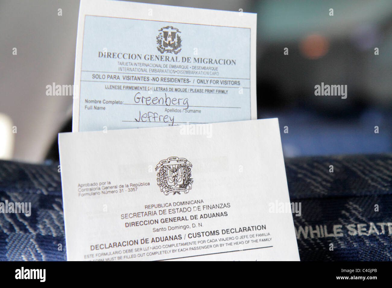 Miami Florida International Airport mia, American Airlines, volo 1711 per Santo Domingo, controllo passaporti, ispezione di ingresso doganale, immigrazione, moduli, dic Foto Stock