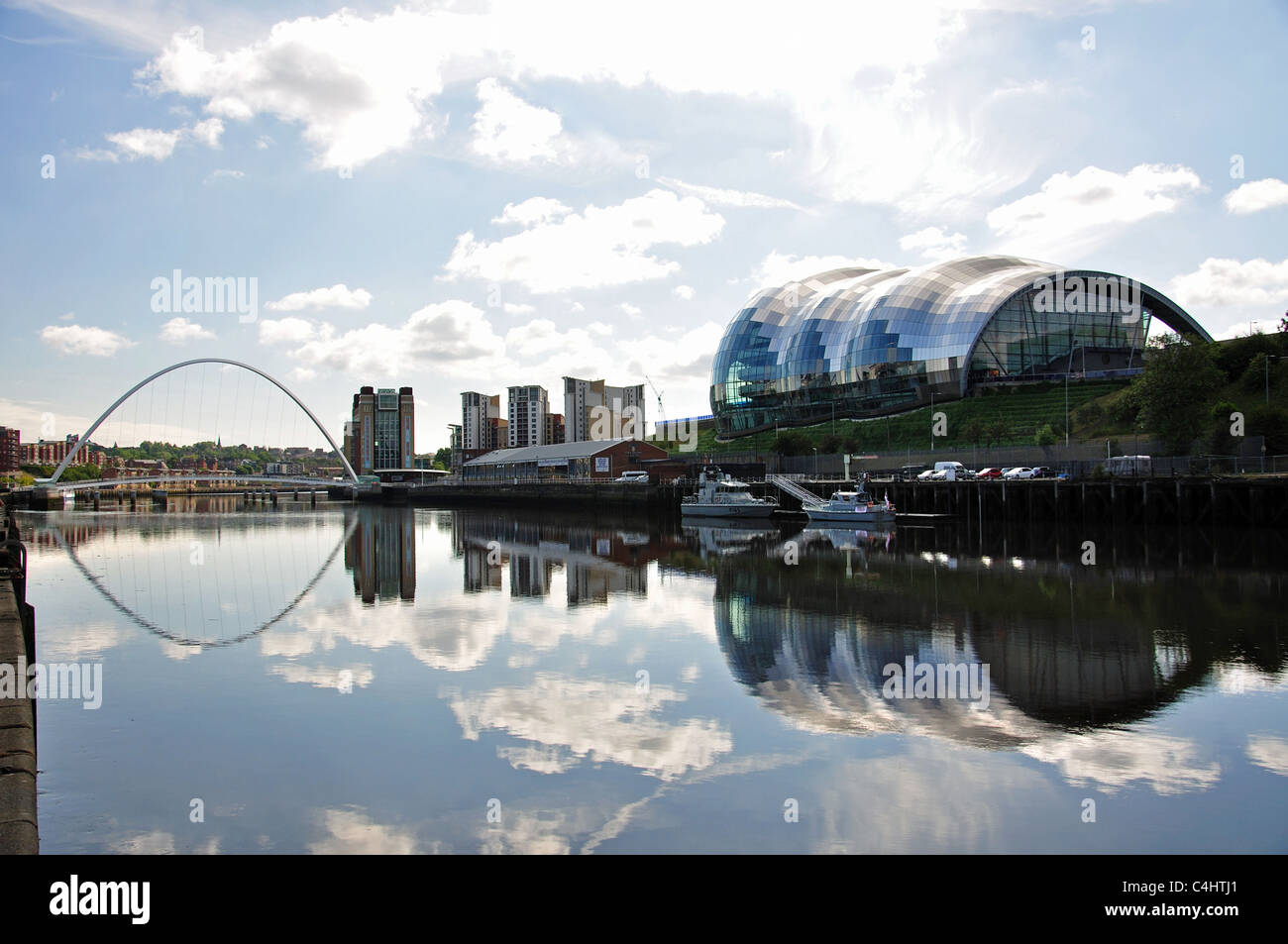 Vista di Sage Gateshead sul fiume Tyne, Quayside, Newcastle upon Tyne, Tyne and Wear, England, Regno Unito Foto Stock