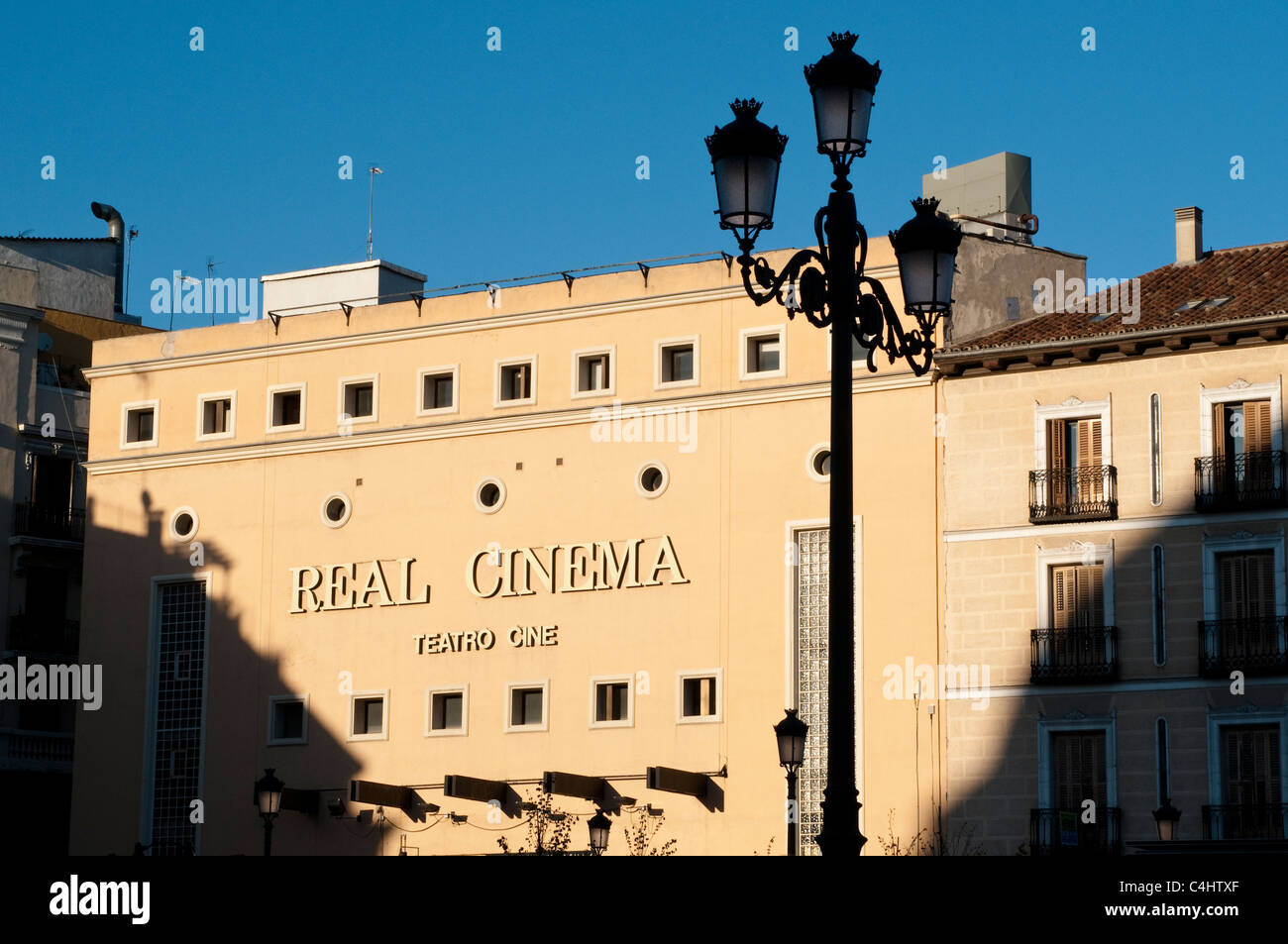 Vero cinema, cinema Reale, Plaza de Isabel II, Madrid, Spagna Foto Stock