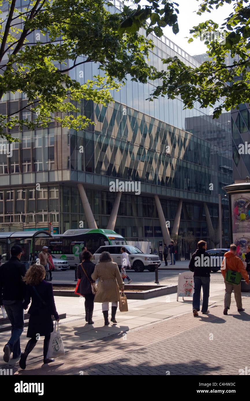 Gli amanti dello shopping in Manchester Foto Stock