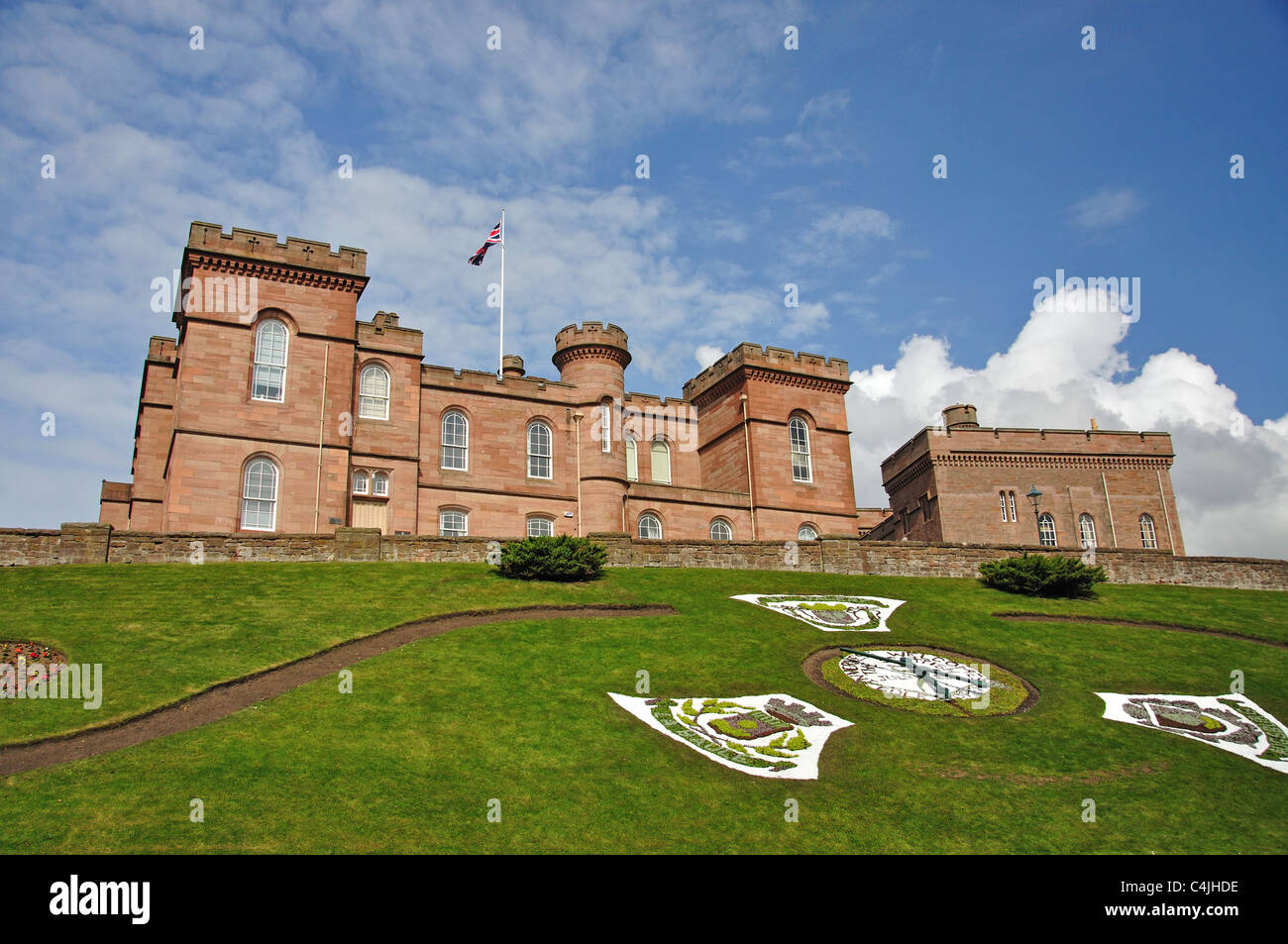 Inverness Castle Mostra orologio floreale, Castle Hill, Inverness, Highland, Scotland, Regno Unito Foto Stock