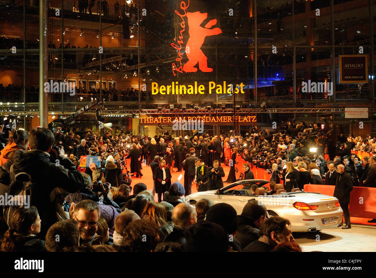 Apertura della 61ma Berlinale, Berlinale Palast, Theater am Potsdamer Platz, Berlin, Germania, Europa Foto Stock
