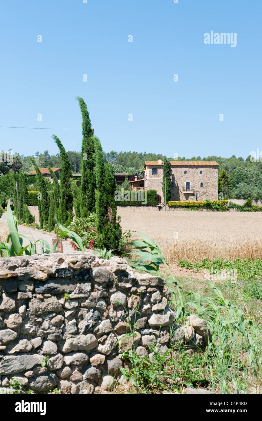 Paesaggio spagnolo nel nord della Spagna, villaggio Pubol Foto Stock