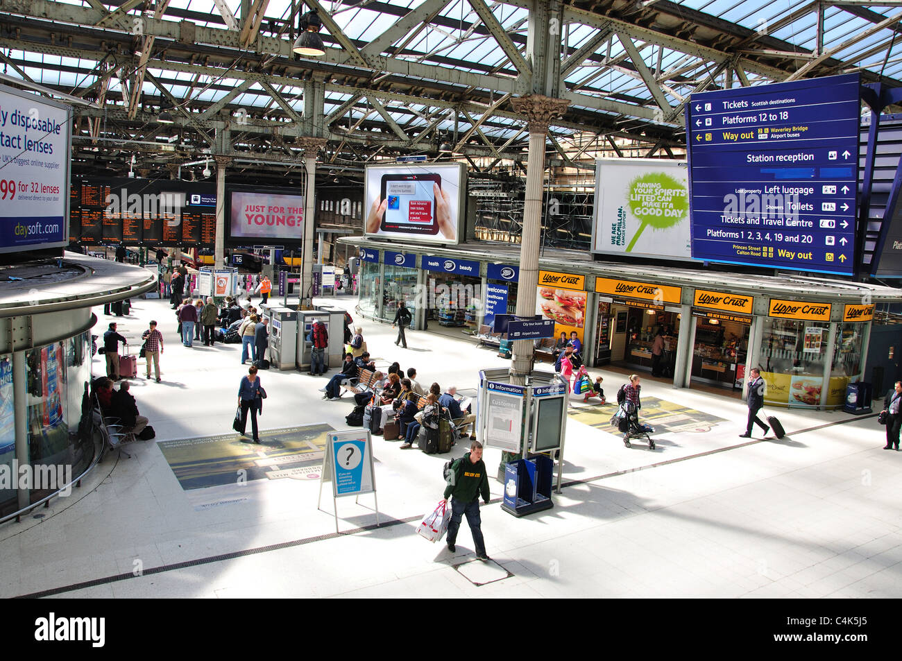 Stazione ferroviaria di Waverley, Edimburgo, Lothian, Scozia, Regno Unito Foto Stock