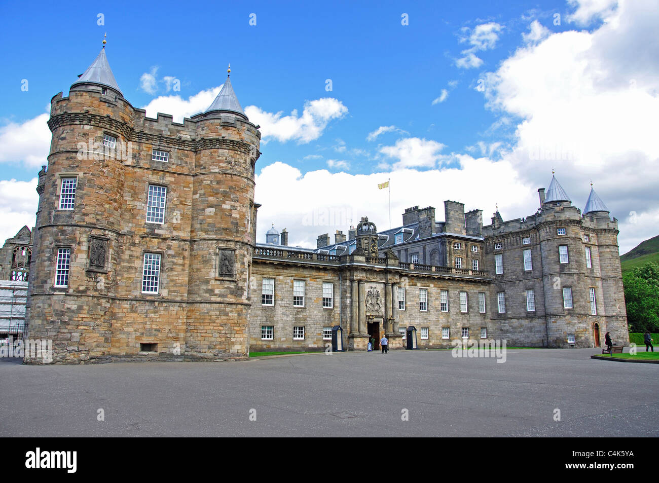 Fronte ovest di Holyrood Palace, Canongate, Città Vecchia, Edimburgo, Lothian, Scozia, Regno Unito Foto Stock