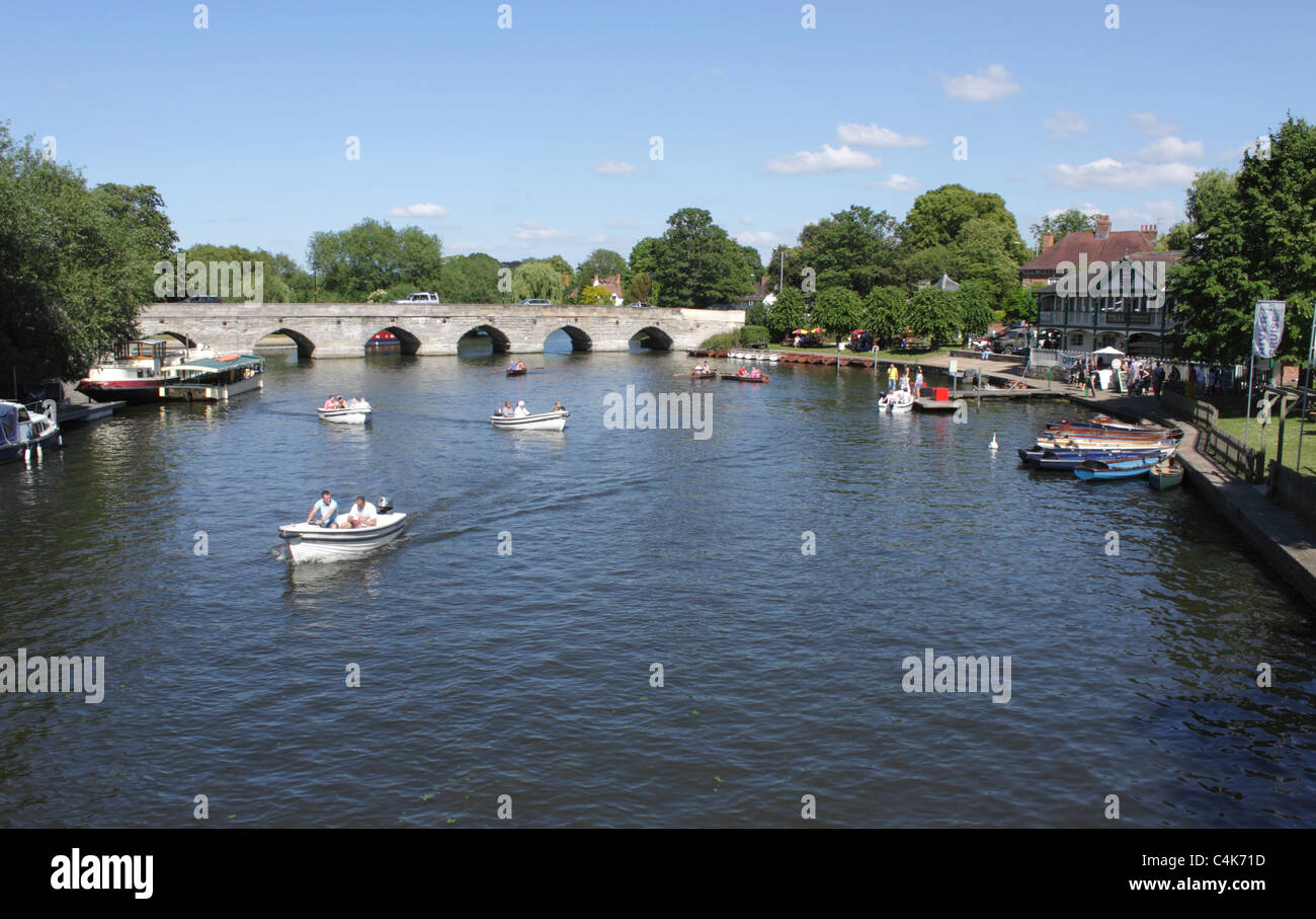 Il fiume Avon e Clopton Bridge Stratford Upon Avon Warwickshire Foto Stock