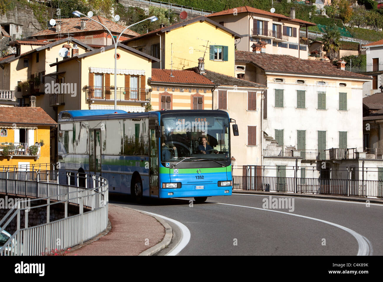 Il servizio di bus locale il lago di Como Italia Foto Stock