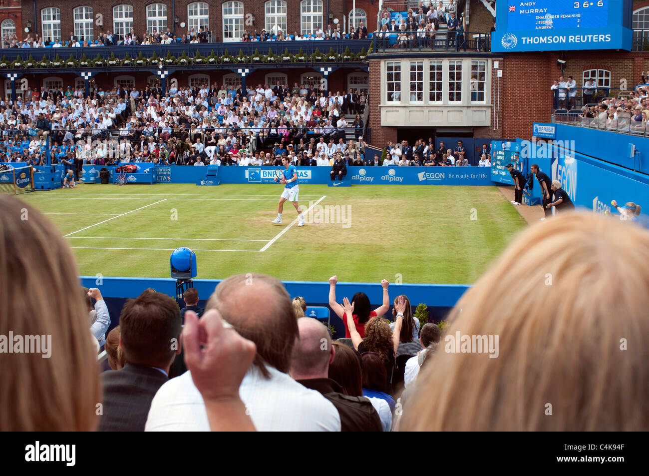 Aegon Championships 2011 - Queens Mens Tennis singolo finale; Andy Murray contro Tsonga Jo-Wilfried della Francia. Giugno 2011. Foto Stock