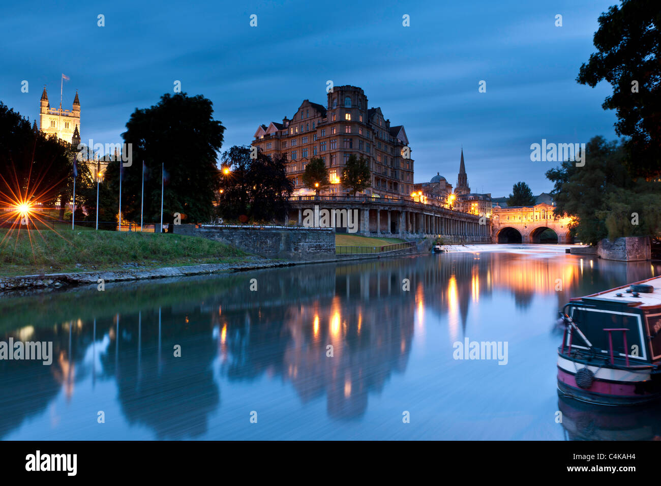 Città del bagno al crepuscolo Foto Stock
