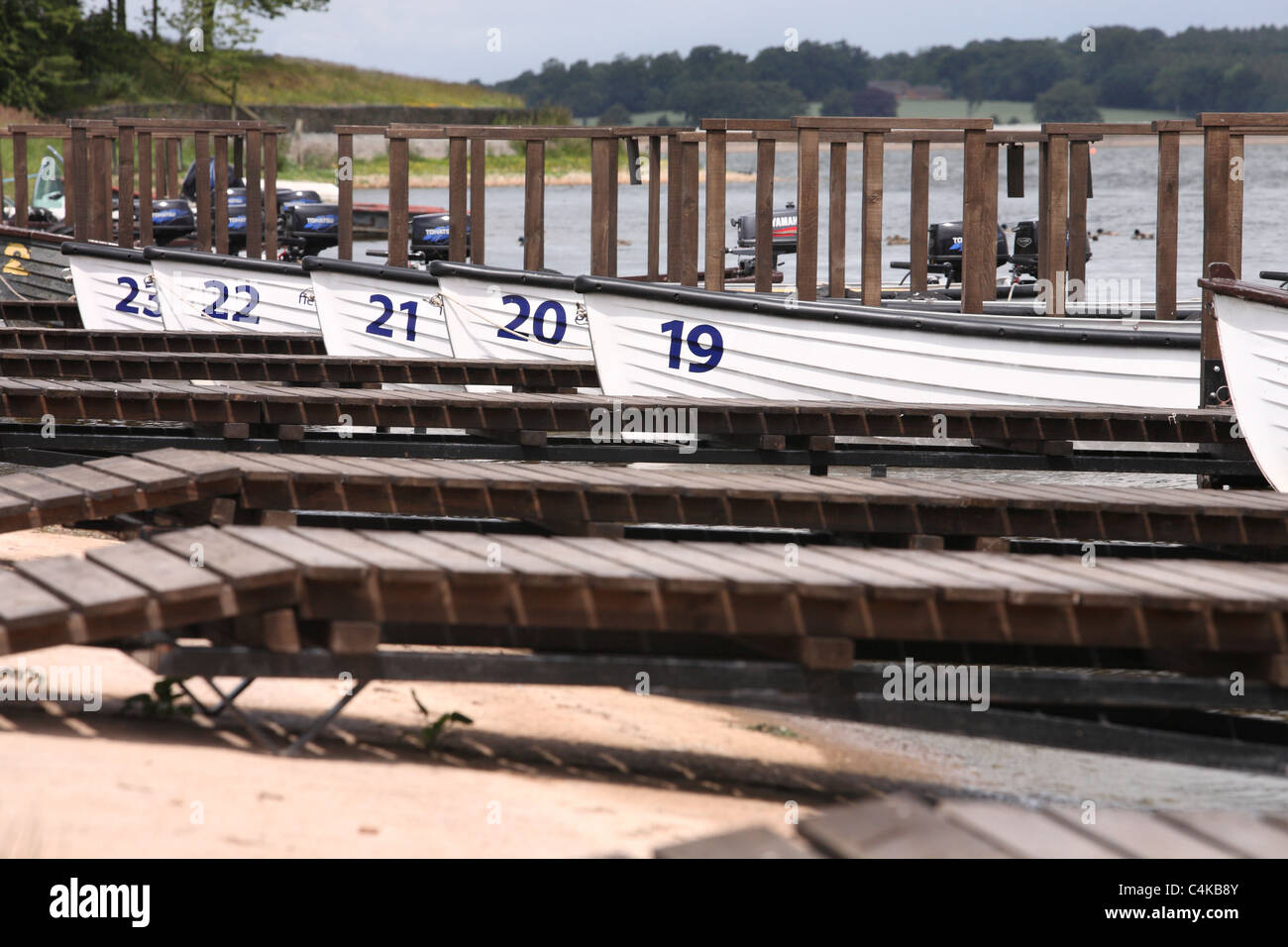 Barche di pescatori a serbatoio Blithfield Foto Stock