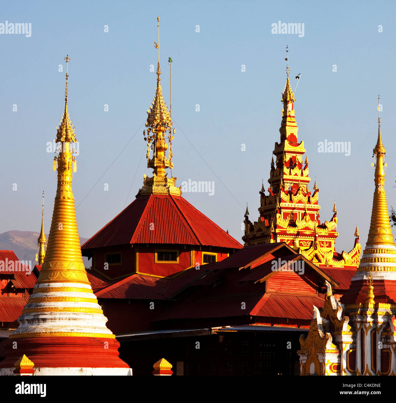 Tempio buddista tetto ,Myanmar Foto Stock