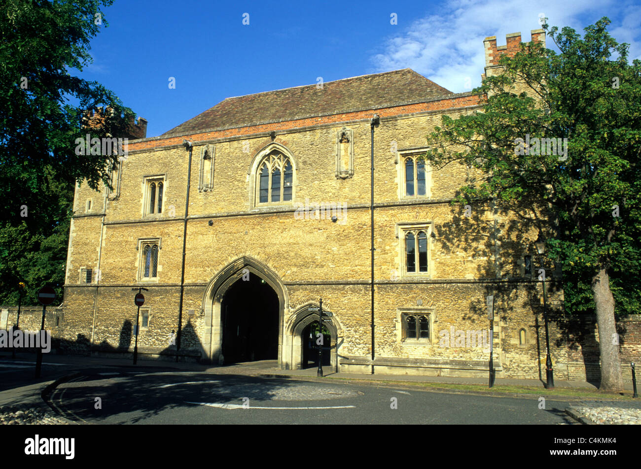 Ely, Cambridgeshire, La Porta, xiv secolo gatehouse all Abbazia, noto anche come porta di Walpole medievale edificio inglese Foto Stock