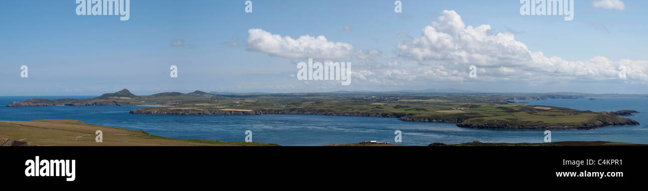 Panorama di St Davids testa dal Carn Llundain, Ramsey island, Pembrokeshire, Galles Foto Stock