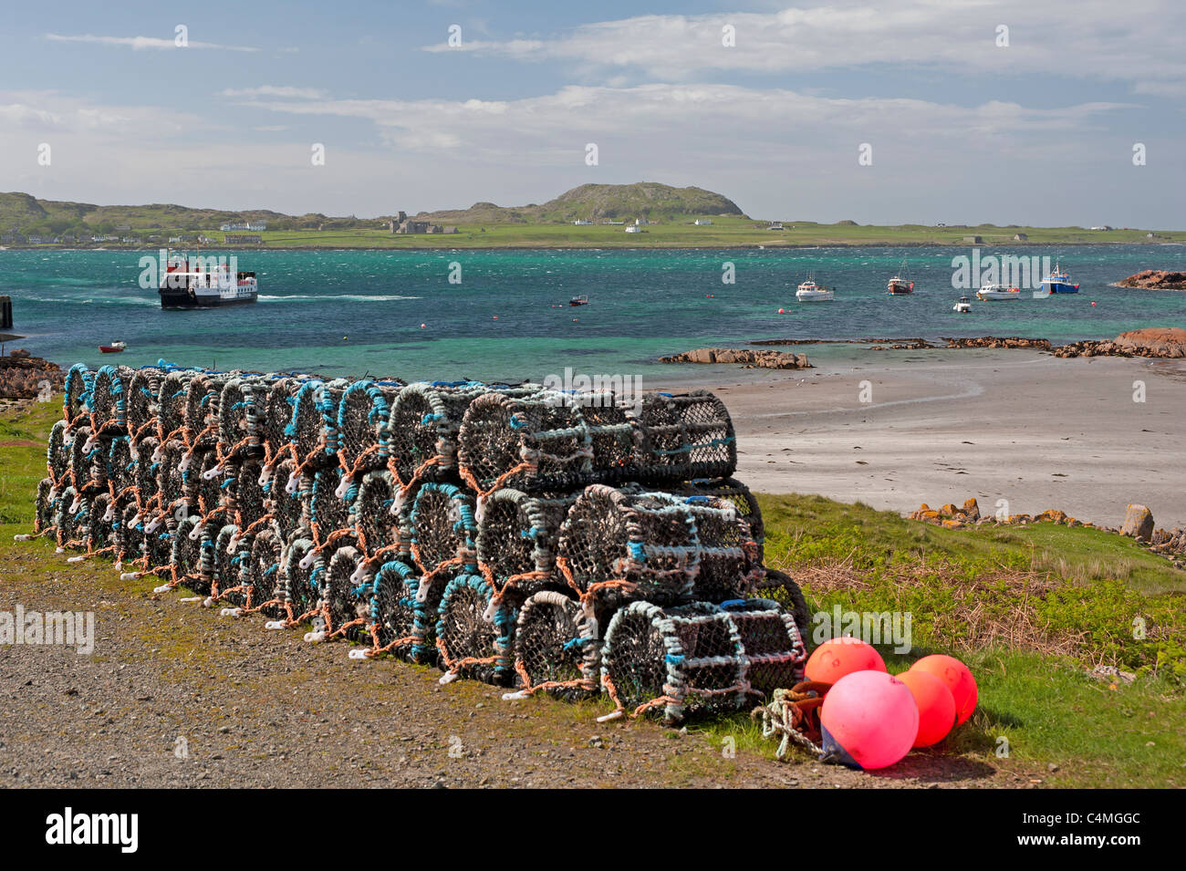 La vista attraverso il suono di Iona per Iona da Fionnphort Mull. SCO 7216 Foto Stock