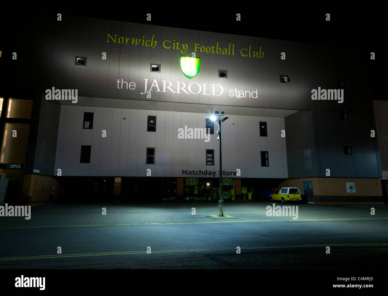 Norwich City Football Club di notte, Norwich, Regno Unito Foto Stock