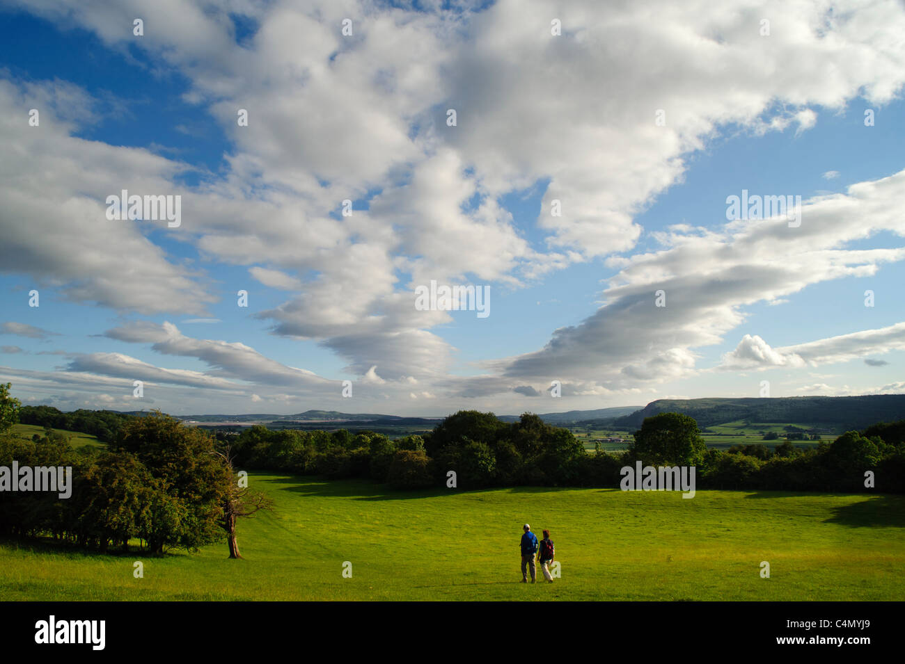 Gli scuotipaglia scende verso la valle Lyth nel sud della Cumbria. Zona prevista per estensione al Parco Nazionale del Distretto dei Laghi Foto Stock