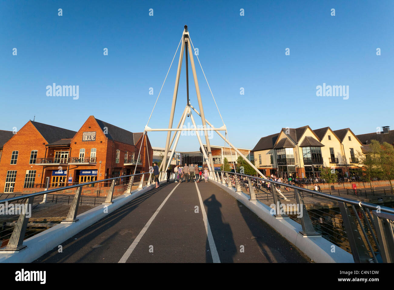 Passerella sul fiume Wensum in Norwich Foto Stock