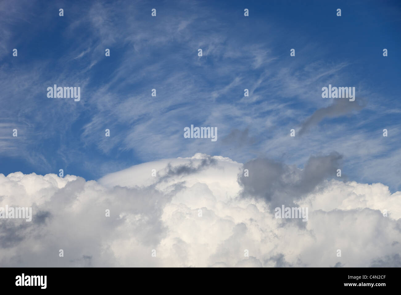 Vista scenografica Blue sky di mattina. Foto Stock