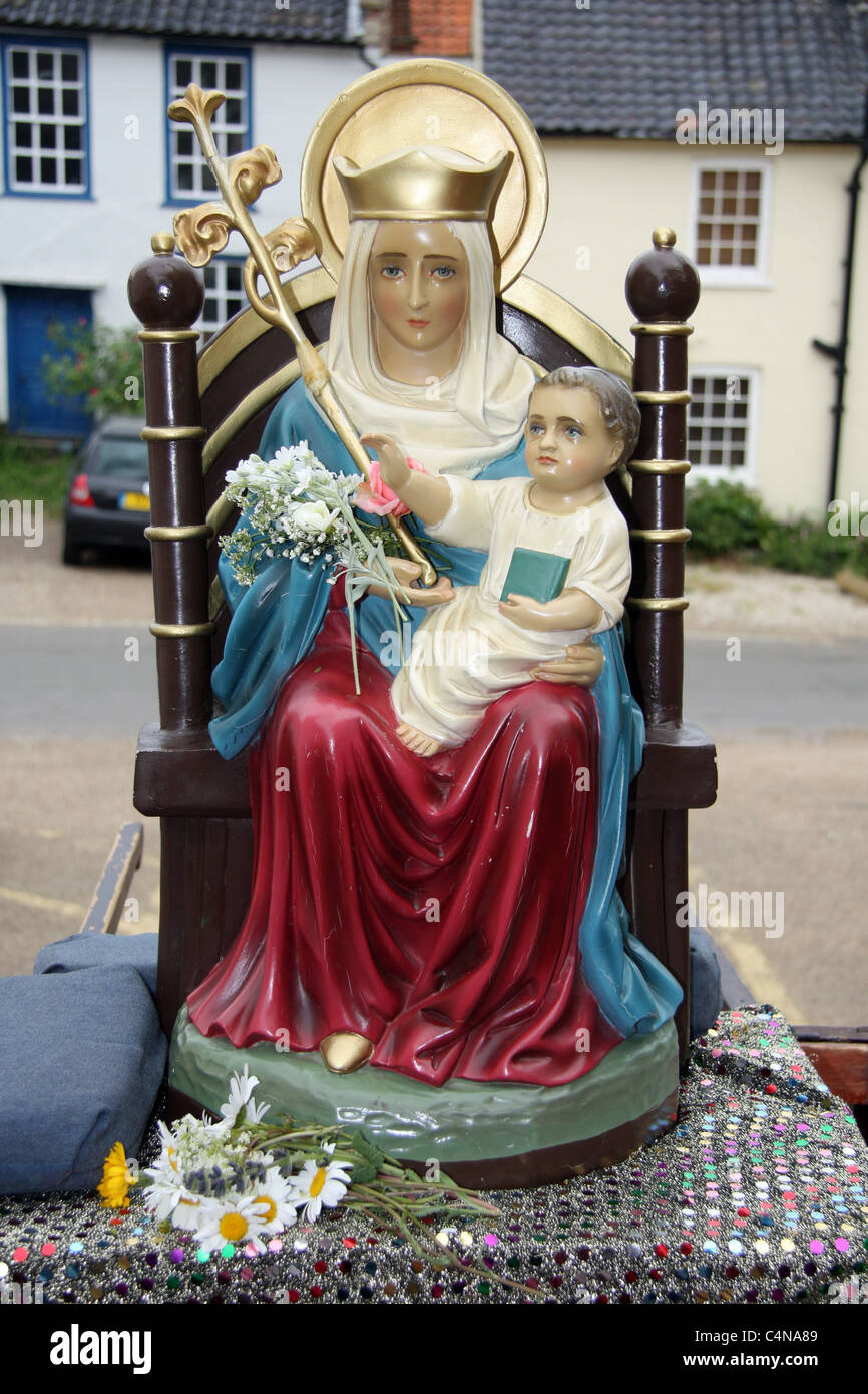 Madonna - la figura di Maria e Gesù cattolico romano statua Walsingham Norfolk Inghilterra UK pilgrimmage destinazione del sito Foto Stock