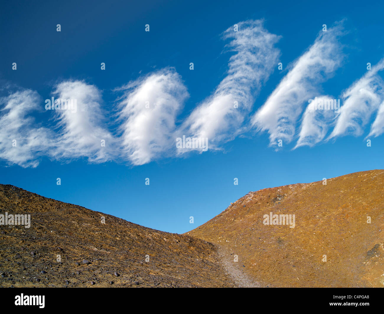Insolito nubi sul Parco Nazionale della Valle della Morte, California. Foto Stock