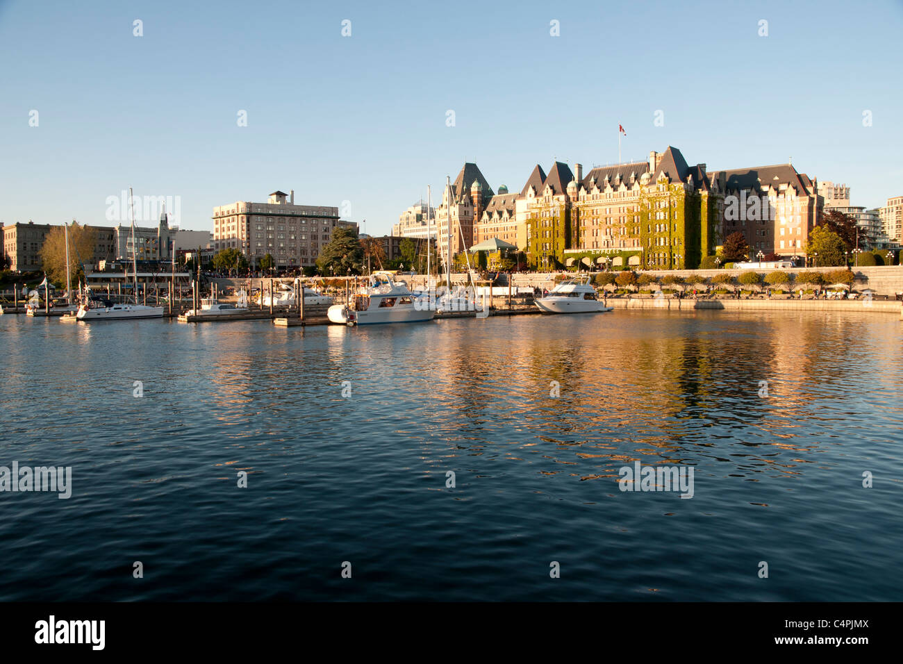 Porto Interno e empress hotel victoria, isola di Vancouver, British Columbia, Canada. Foto Stock