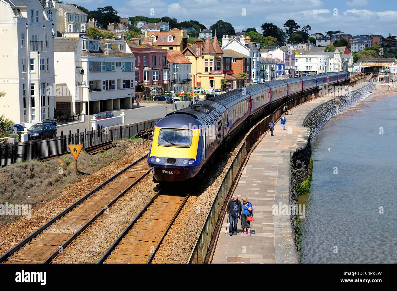 Un grande western treni HST passando attraverso Dawlish Devon England Regno Unito Foto Stock