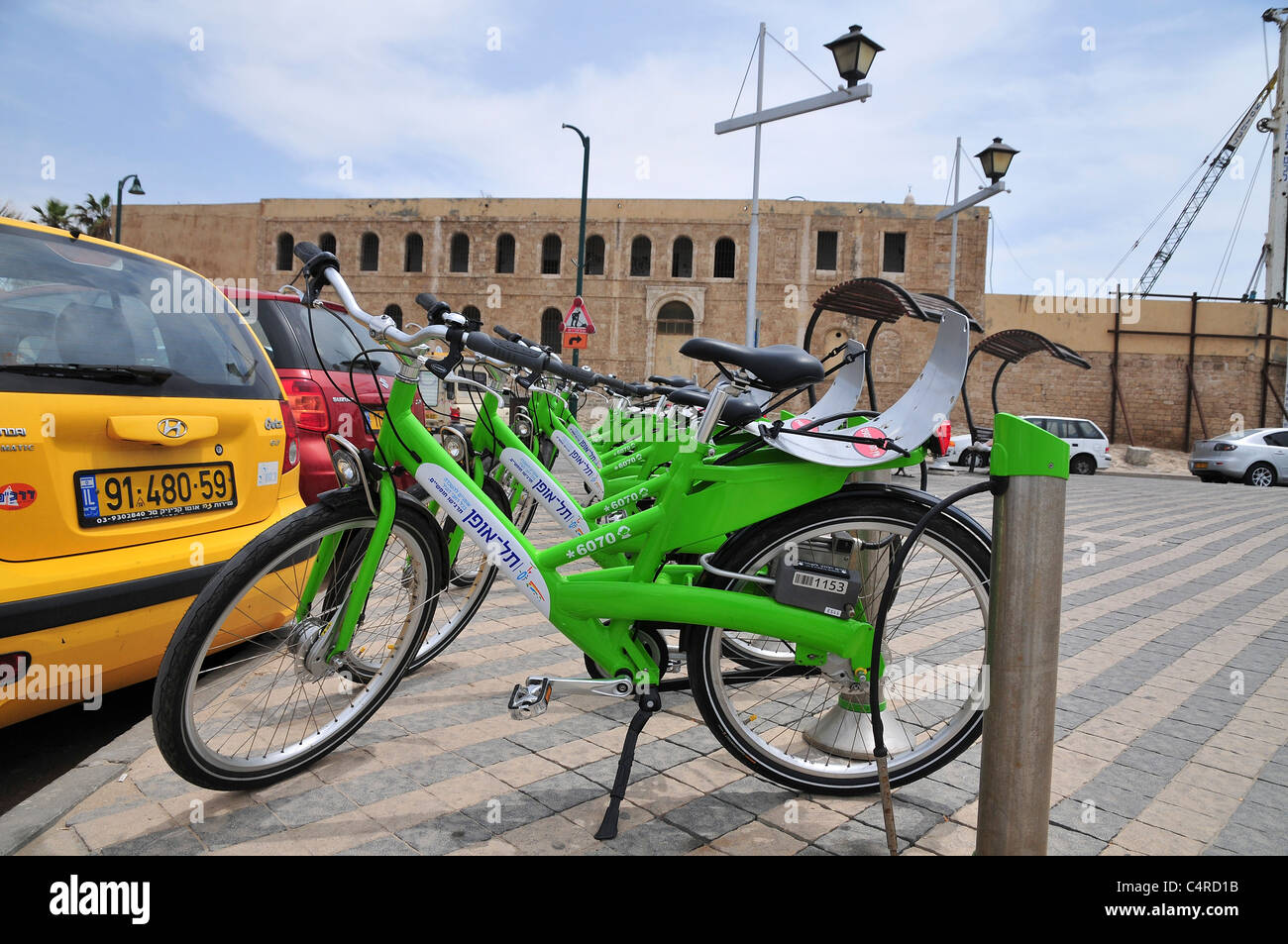 Israele, Tel Aviv, comunali noleggio biciclette servizio è ora disponibile per tutti i residenti e visitatori Foto Stock