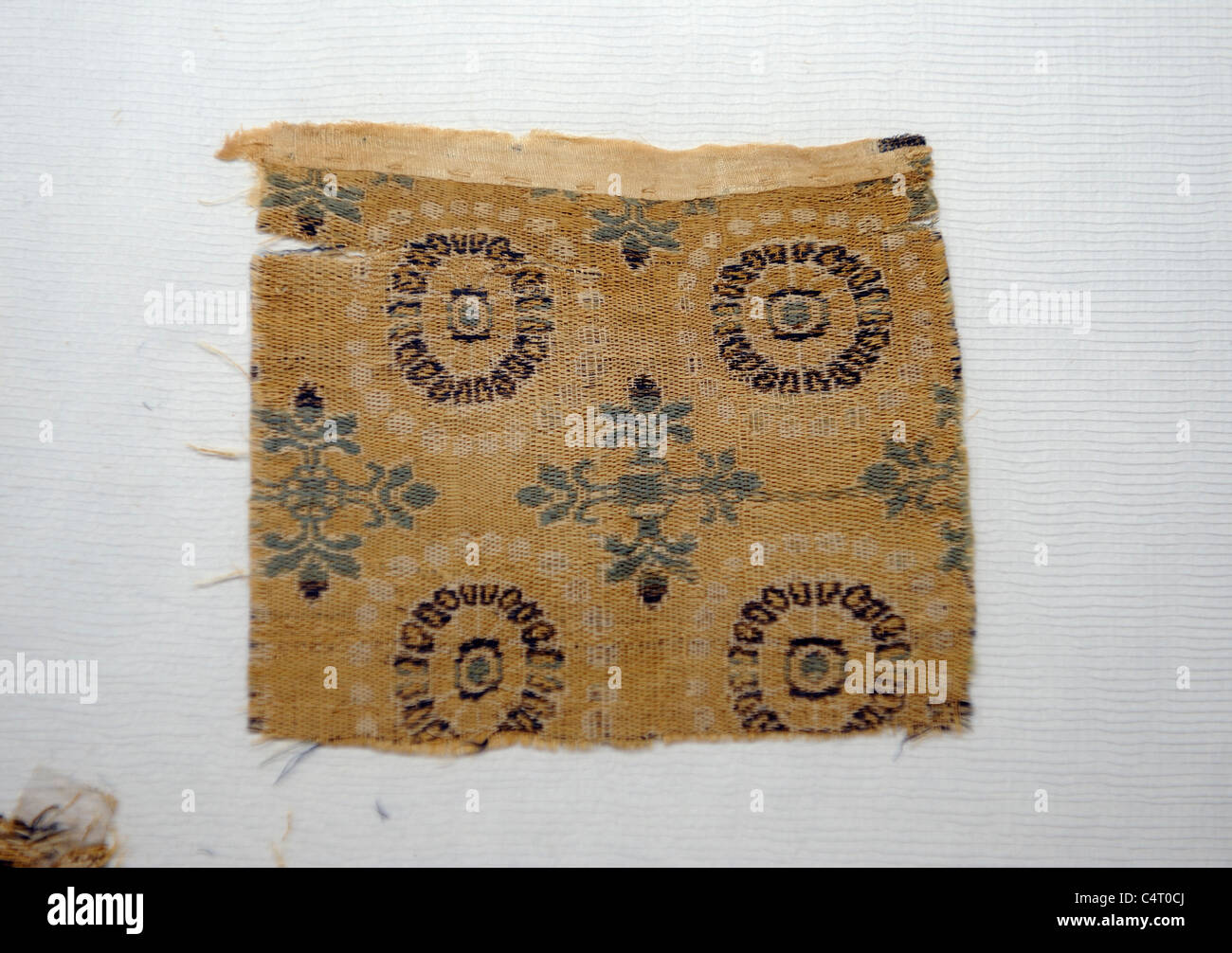 Brocade con il design dei Medaglioni floreali Dinastia Tang(618-907) raccolta del Museo Storico di Shaanxi Foto Stock