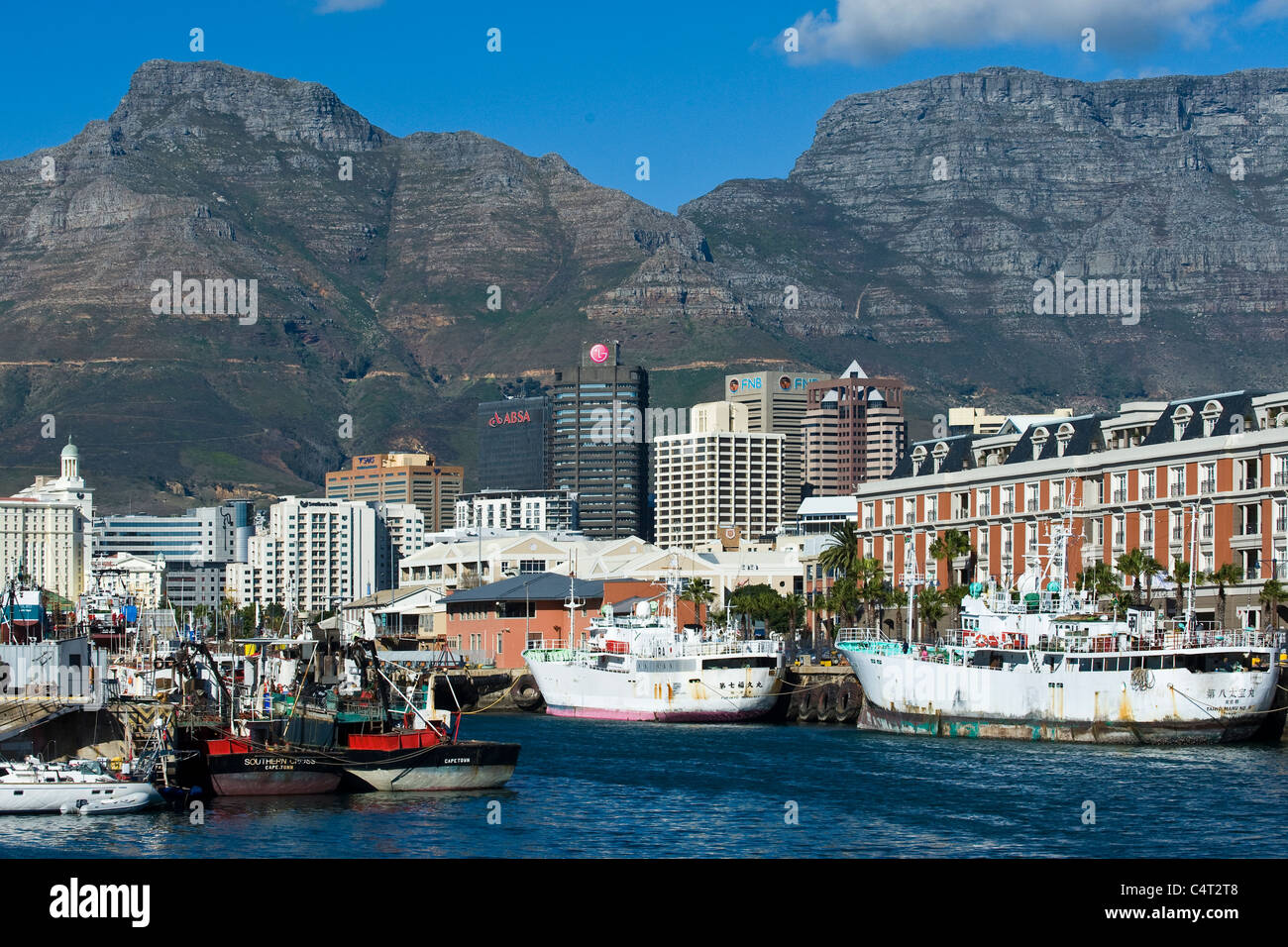 Porto e highrise edifici della città di Città del Capo Sud Africa Foto Stock