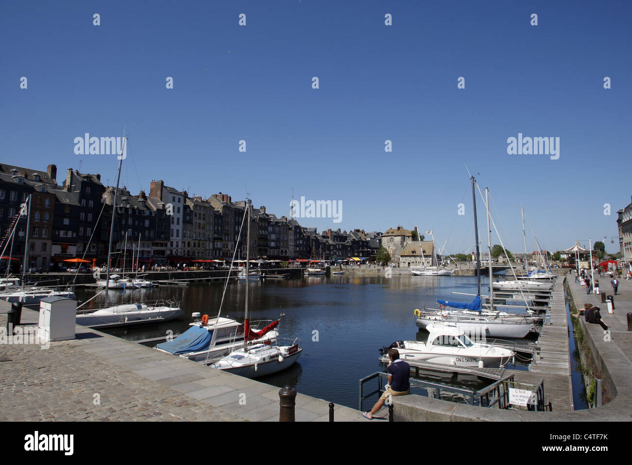 VIEUX BASSIN & QUAI del porto di Honfleur, 02 giugno 2011 Foto Stock