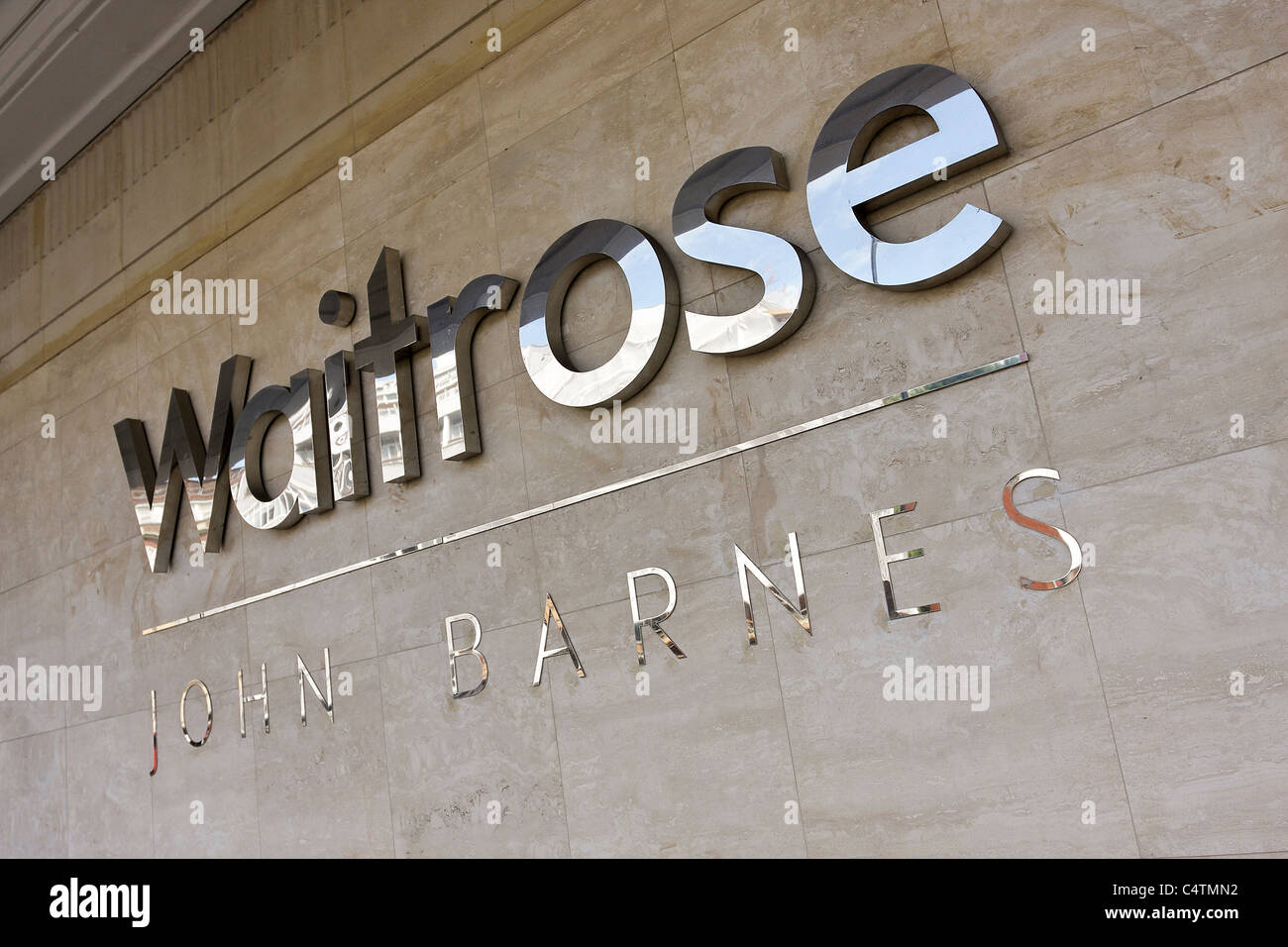 Cartello Waitrose presso la filiale di Finchley Road. Foto Stock