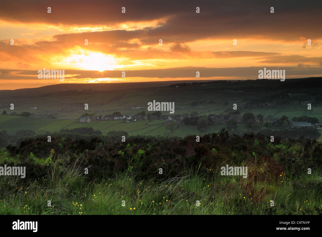 Una vista dei mori vicino a Haworth nel West Yorkshire da Penistone Hill Country Park Foto Stock