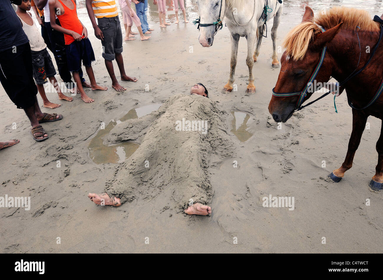 Una scena in corrispondenza del Bangladesh resort sulla spiaggia di Cox's Bazar. Foto Stock
