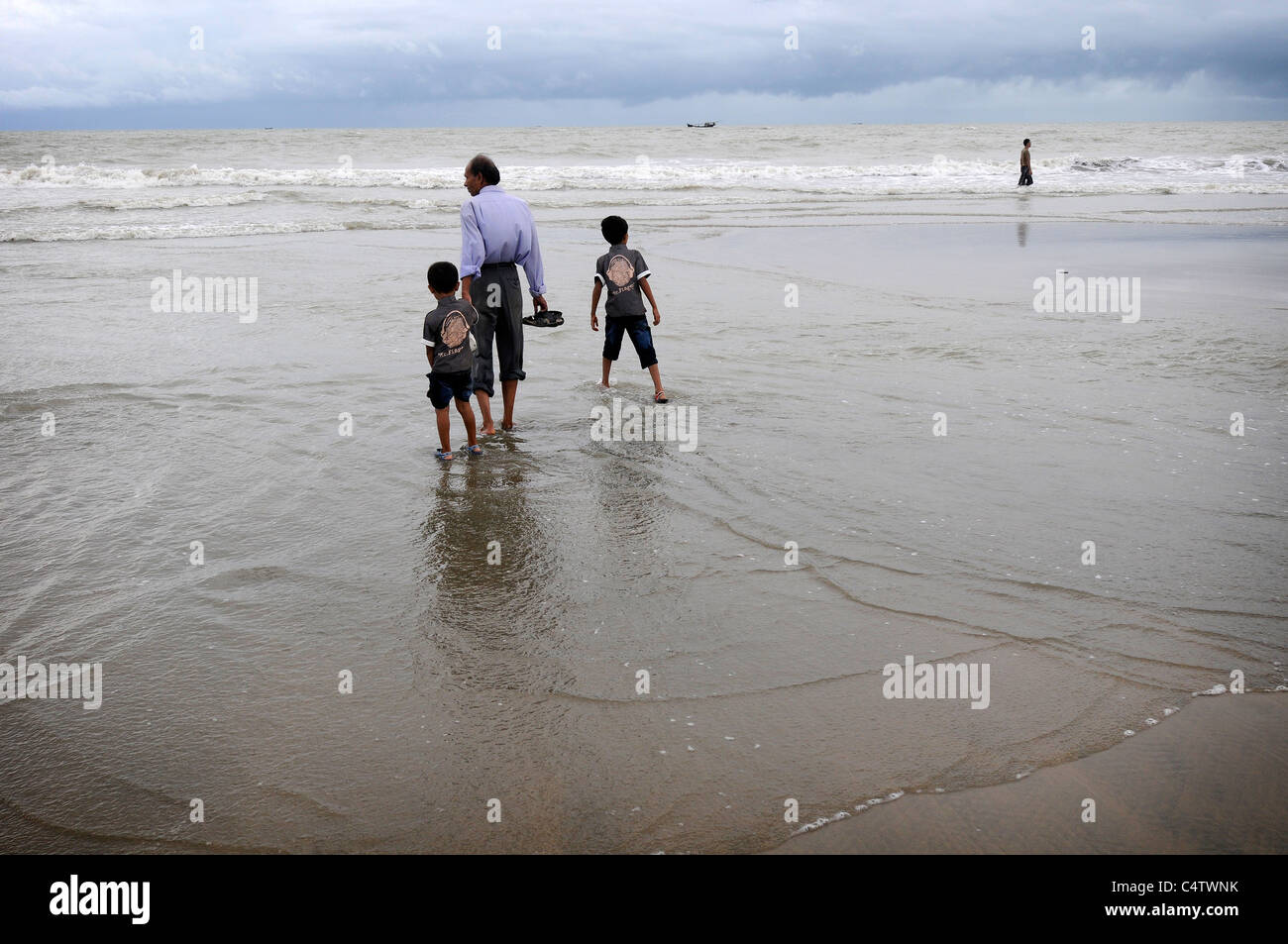 Una scena in corrispondenza del Bangladesh resort sulla spiaggia di Cox's Bazar. Foto Stock