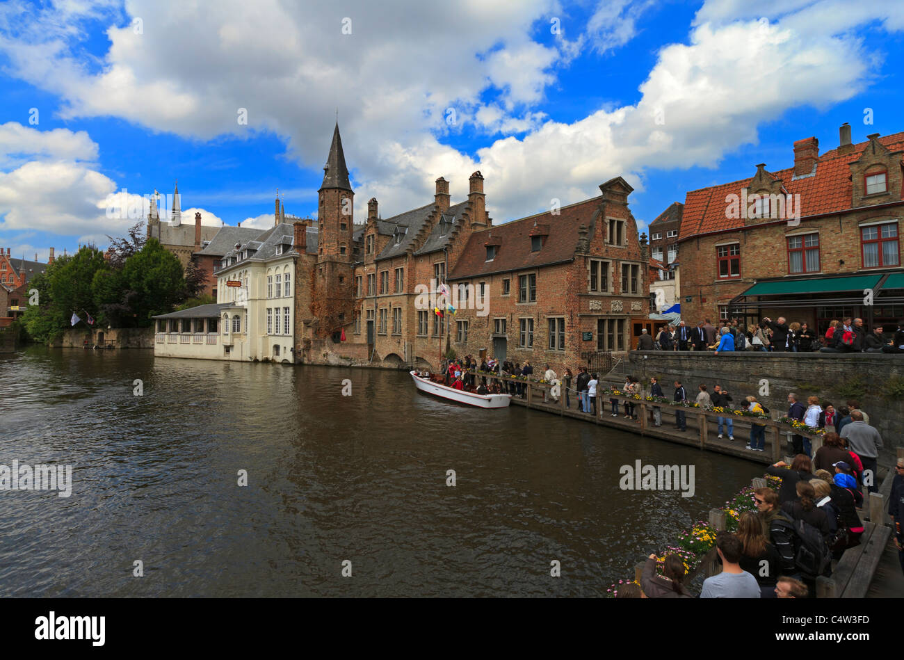 Quay del Rosario, Bruges, Belgio. Uno dei più popolari delle splendide viste sui canali di Bruges. Foto Stock